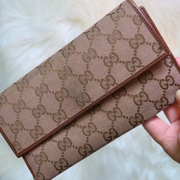 Gucci Handbags - 💯Authentic Gucci Long Wallet 🍀